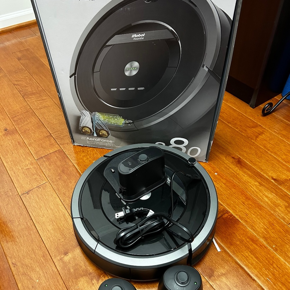iRobot Roomba 880 Robot Vacuum